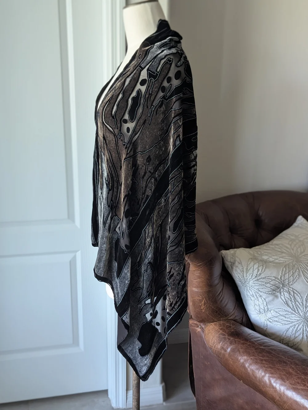 Women’s Draped Poncho Scarf - Black & Gray